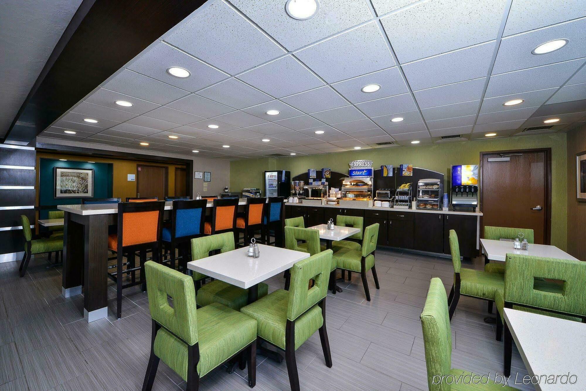 Holiday Inn Express Hotel And Suites Houston Kingwood Экстерьер фото